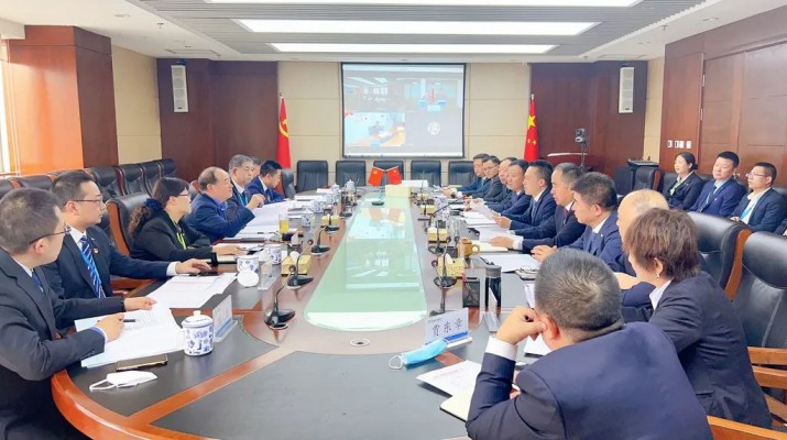 石培文董事長一行赴投資集團、開發建設公司調研指導工作